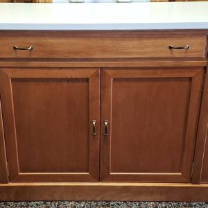 APARADOR  COLOR CEREZO TAPA BLANCA  MEDIDAS 202 X 42 X 92