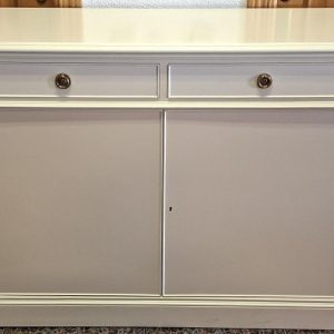 APARADOR LACADO MARFIL CREMA MEDIDAS  210 X 47 X 85