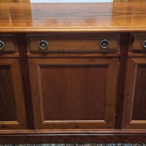 APARADOR NOGAL CLASICO MEDIDAS 165 X 38 X 78