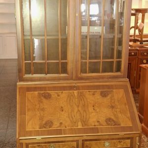 CANTERANO NOGAL CON VITRINA 85 X 48 X 210