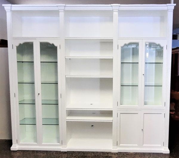 LIBRERIA BLANCA CON VITRINAS Y PUERTAS 285 X 45 X 252