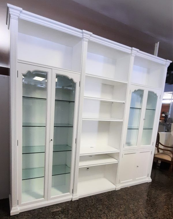 LIBRERIA BLANCA CON VITRINAS Y PUERTAS 285 X 45 X 252