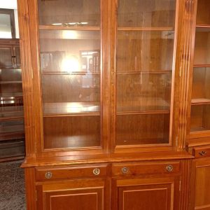 VITRINA CEREZO PILASTRAS 132 X 46 X 220